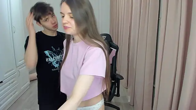 Snapshot of lil_cassie chatting on February 24, 3:02 am lil cassie online show from February 24, 3:02 am