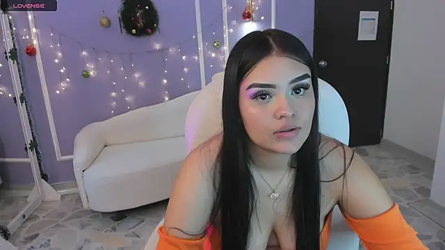 martinasaez online show from January 10, 10:36 pm