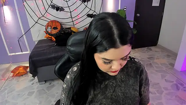 martinasaez online show from October 15, 8:31 pm