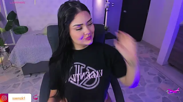 martinasaez online show from May 23, 12:42 pm