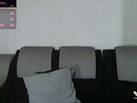 Snapshot of Charis_21 chatting on January 23, 10:22 pm Charis 21 online show from January 23, 10:22 pm