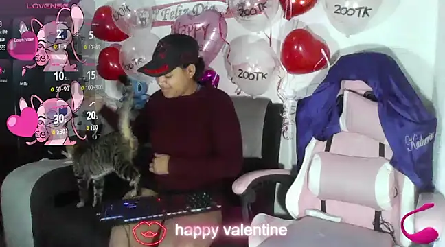 Snapshot of Charis_21 chatting on February 18, 1:10 am Charis 21 online show from February 18, 1:10 am
