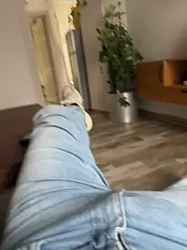 Snapshot of bodrumbeyi chatting on January 6, 12:42 pm bodrumbeyi online show from January 6, 12:42 pm