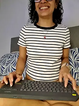 Snapshot of angela__98 chatting on April 25, 12:08 pm angela 98 online show from April 25, 12:08 pm