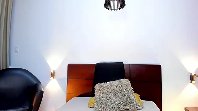 NoraDasilva online show from December 10, 12:28 am