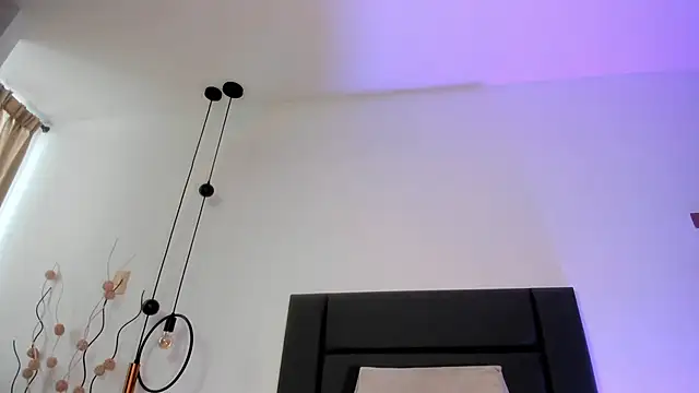 NoraDasilva online show from December 16, 1:22 pm