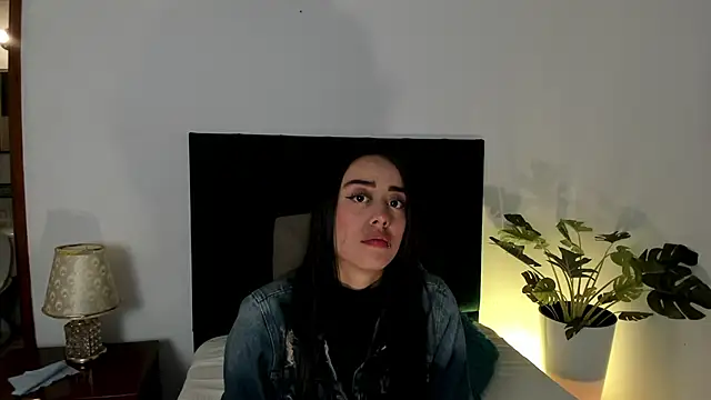 NoraDasilva online show from December 20, 12:30 am