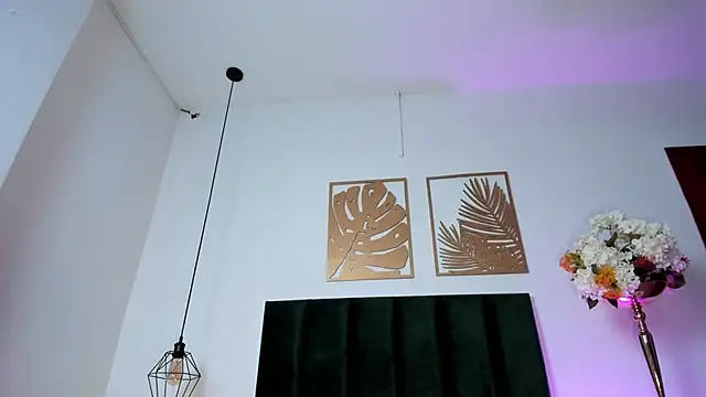 NoraDasilva online show from February 11, 3:50 am