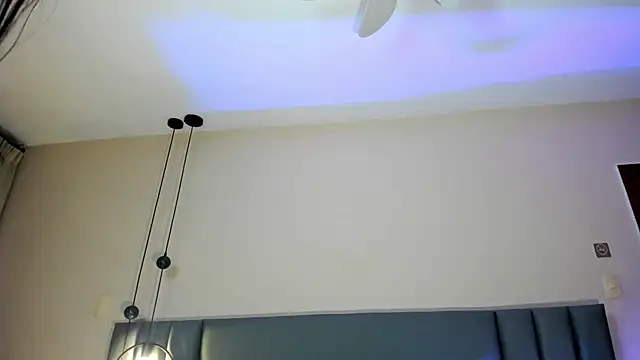 NoraDasilva online show from February 9, 11:20 pm