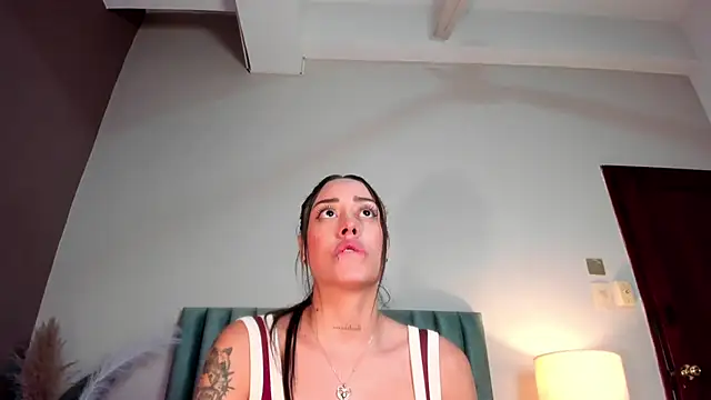 Snapshot of NoraDasilva chatting on February 19, 10:50 pm NoraDasilva online show from February 19, 10:50 pm