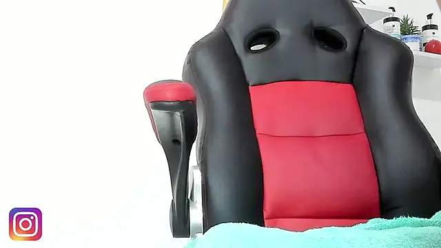 Kloe-squirts online show from March 25, 1:28 pm