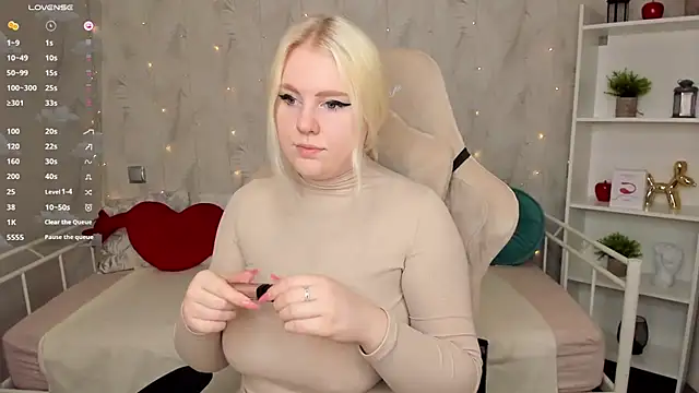 art lovee online show from December 7, 1:03 am