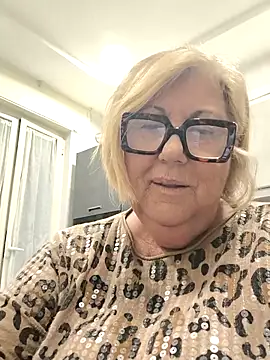 Snapshot of Merilulla chatting on April 5, 12:30 am Merilulla online show from April 5, 12:30 am