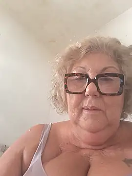 Snapshot of Merilulla chatting on July 21, 1:35 pm Merilulla online show from July 21, 1:35 pm