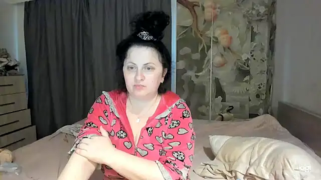 Lillian2 online show from July 9, 2:32 pm