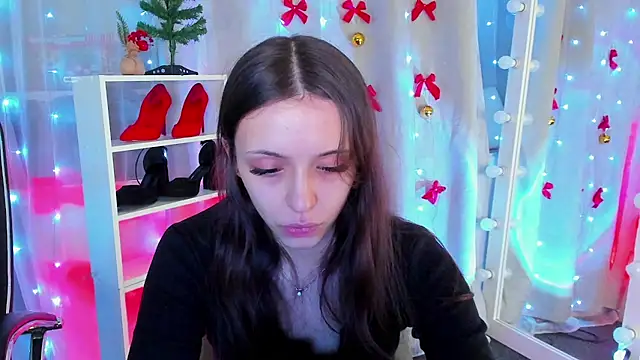 Snapshot of MipsyMipson chatting on December 3, 10:28 am MipsyMipson online show from December 3, 10:28 am