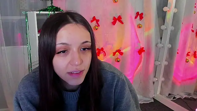 Snapshot of MipsyMipson chatting on December 6, 10:38 am MipsyMipson online show from December 6, 10:38 am