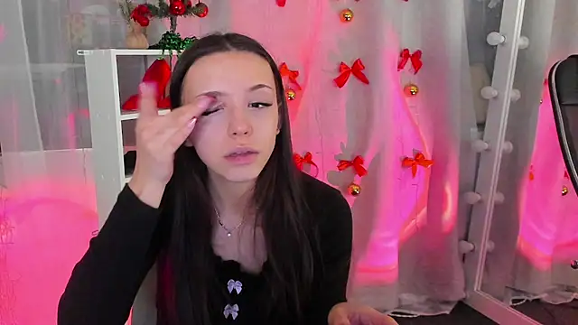 Snapshot of MipsyMipson chatting on December 7, 10:34 am MipsyMipson online show from December 7, 10:34 am