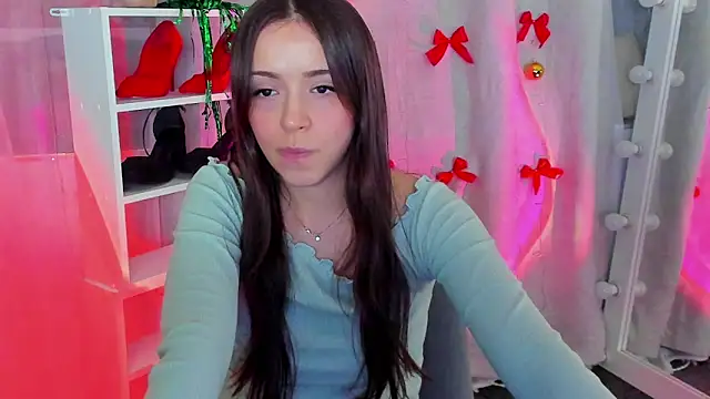 Snapshot of MipsyMipson chatting on December 10, 2:06 pm MipsyMipson online show from December 10, 2:06 pm