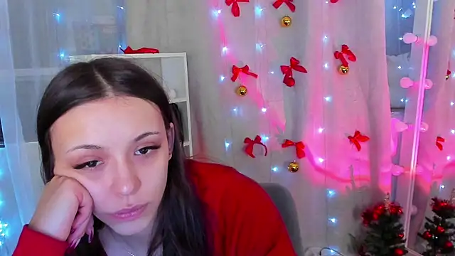 Snapshot of MipsyMipson chatting on December 12, 9:40 am MipsyMipson online show from December 12, 9:40 am