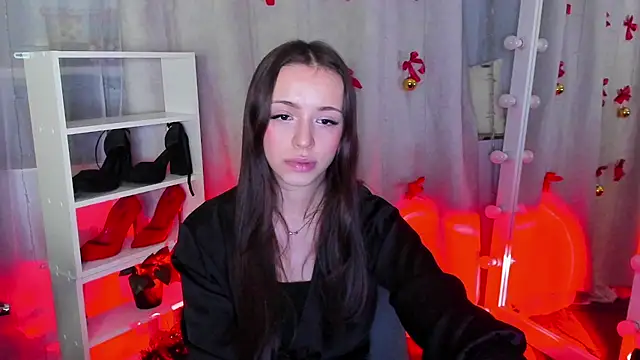 Snapshot of MipsyMipson chatting on December 14, 2:10 pm MipsyMipson online show from December 14, 2:10 pm