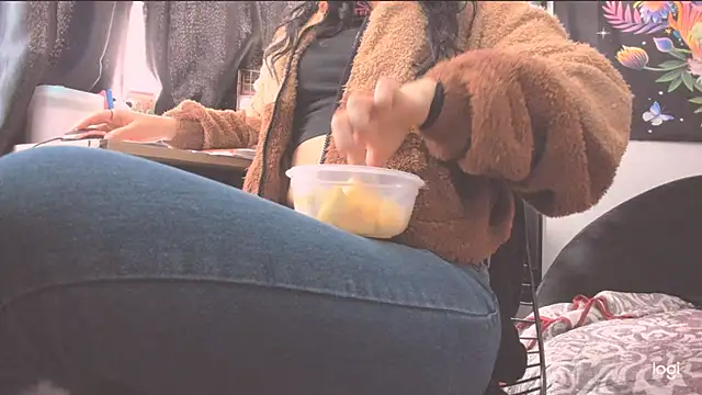 MYFAVOURITESTRAGER online show from October 16, 3:35 pm