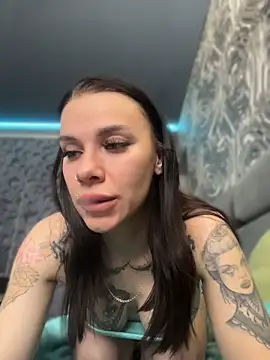 Snapshot of Queen_of_pain chatting on April 11, 7:35 am Queen of pain online show from April 11, 7:35 am