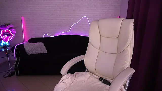 Daenerys Daenn online show from September 20, 7:42 am