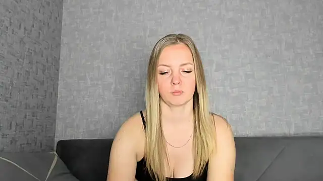 iam Venus online show from February 5, 1:38 pm