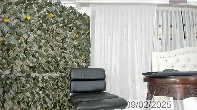 Snapshot of BunnyHotsx chatting on February 11, 9:35 pm BunnyHotsx online show from February 11, 9:35 pm