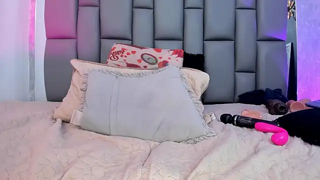  MiaBrown  online show from January 11, 6:12 pm