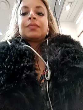 Cute Anissa online show from December 23, 1:24 pm