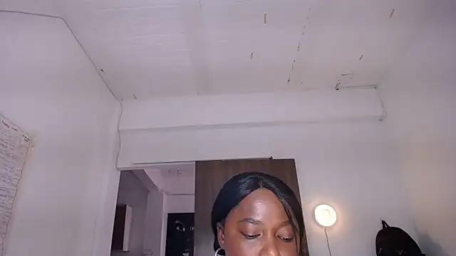 yselahot online show from June 30, 2:18 pm
