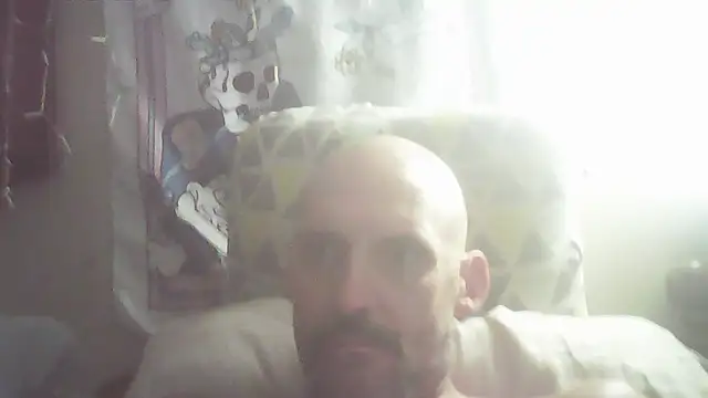 Snapshot of ClydeCan409 chatting on March 21, 8:56 pm ClydeCan409 online show from March 21, 8:56 pm