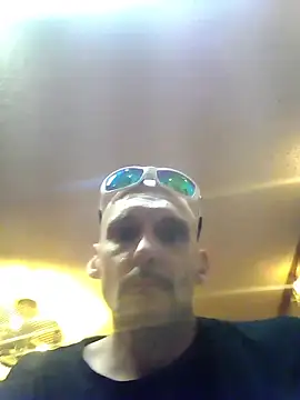 Snapshot of ClydeCan409 chatting on March 27, 5:23 pm ClydeCan409 online show from March 27, 5:23 pm