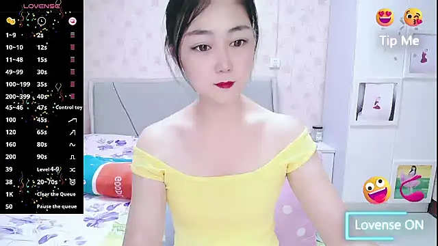 Snapshot of Elvira_baby chatting on October 22, 11:54 am Elvira baby online show from October 22, 11:54 am