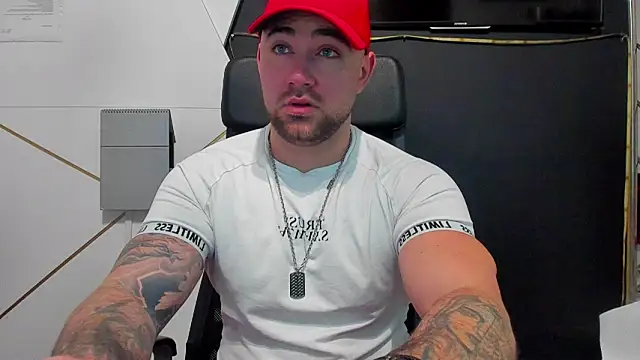 Snapshot of DuncanStone chatting on February 21, 4:57 am DuncanStone online show from February 21, 4:57 am