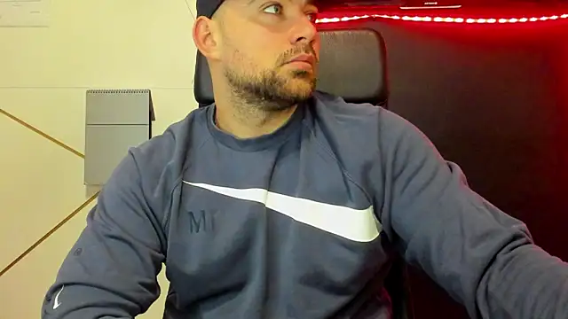 Snapshot of DuncanStone chatting on March 21, 5:23 am DuncanStone online show from March 21, 5:23 am