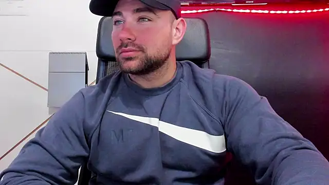 Snapshot of DuncanStone chatting on March 21, 8:19 am DuncanStone online show from March 21, 8:19 am