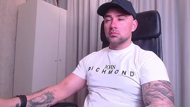 Snapshot of DuncanStone chatting on April 9, 5:07 am DuncanStone online show from April 9, 5:07 am