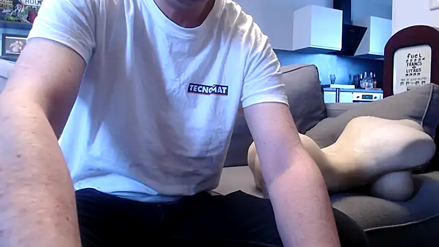freddy0222222 online show from June 11, 5:38 am