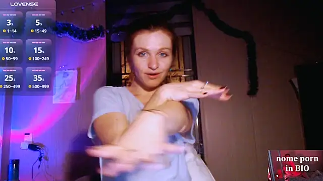 Cassie Wild online show from February 5, 1:33 pm