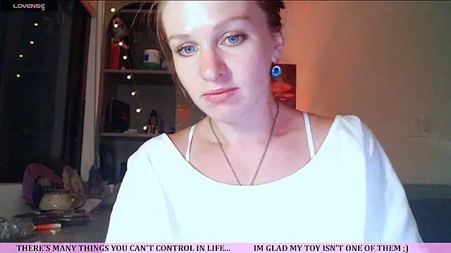 Cassie Wild online show from July 16, 1:28 pm