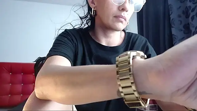 Lucynaugthyy online show from February 1, 10:44 pm