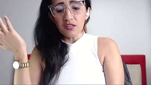 Lucynaugthyy online show from February 27, 4:10 pm