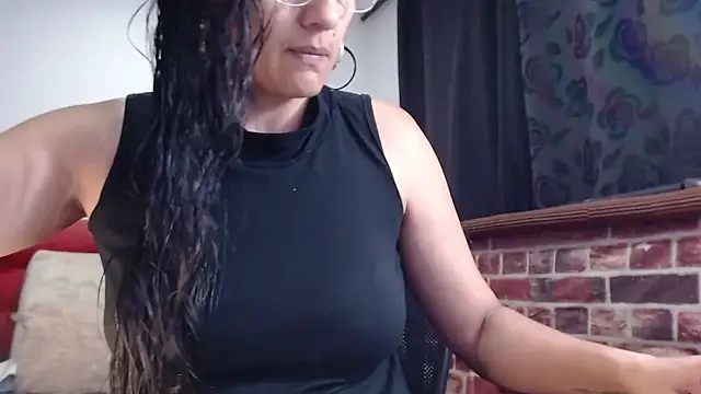 Lucynaugthyy online show from September 11, 12:05 pm