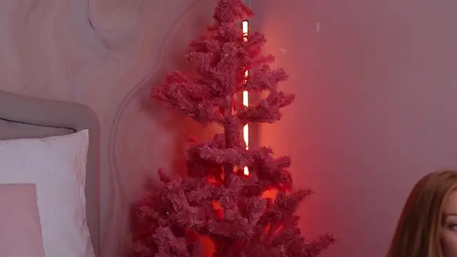 GingerEllis online show from December 13, 4:22 am