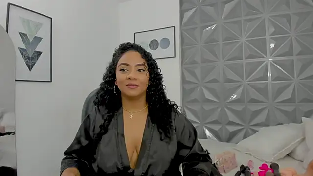 Tanisha  campbell online show from September 27, 12:43 pm