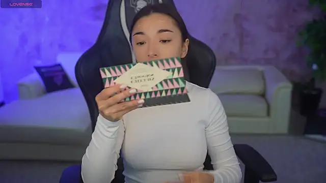 Jasmine Flow online show from October 20, 6:58 am