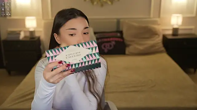 Jasmine Flow online show from November 18, 8:19 am